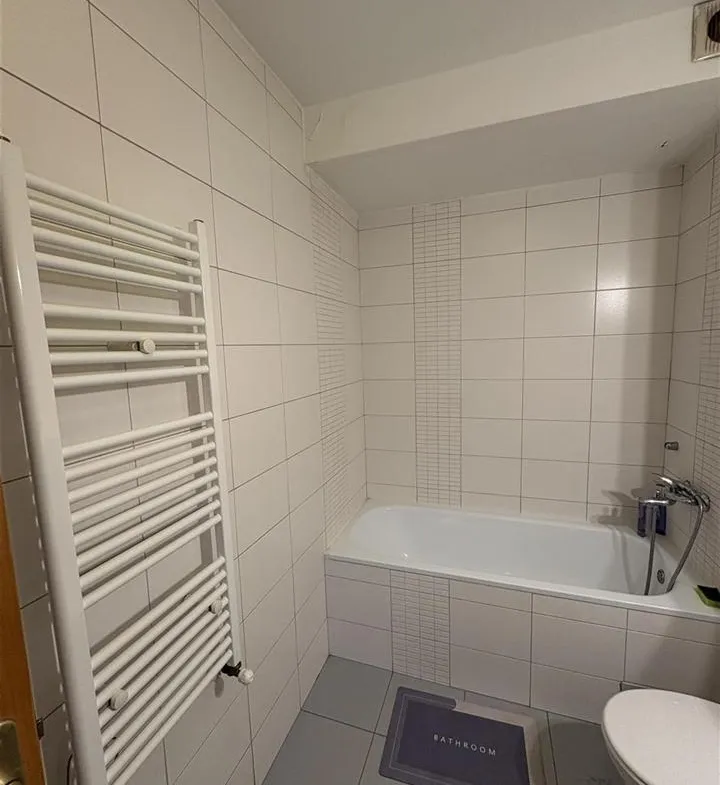 Se prodava stan kaј univerzalna sala (5)