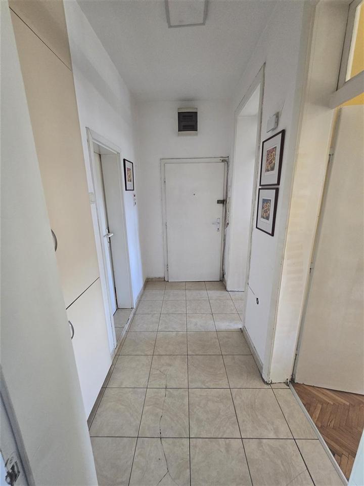 stan-vo-gradski-ѕid-vo-blizina-na-makpetrol-direkcziјa (4) Stan vo gradski ѕid vo blizina na makpetrol direkcziјa (4)