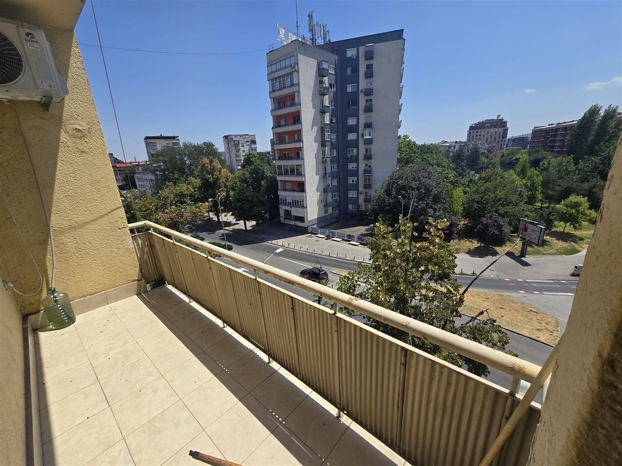 stan-vo-gradski-ѕid-vo-blizina-na-makpetrol-direkcziјa (5) Stan vo gradski ѕid vo blizina na makpetrol direkcziјa (5)