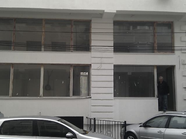 Se izdava deloven prostor vo debar maalo 120m2 (11)