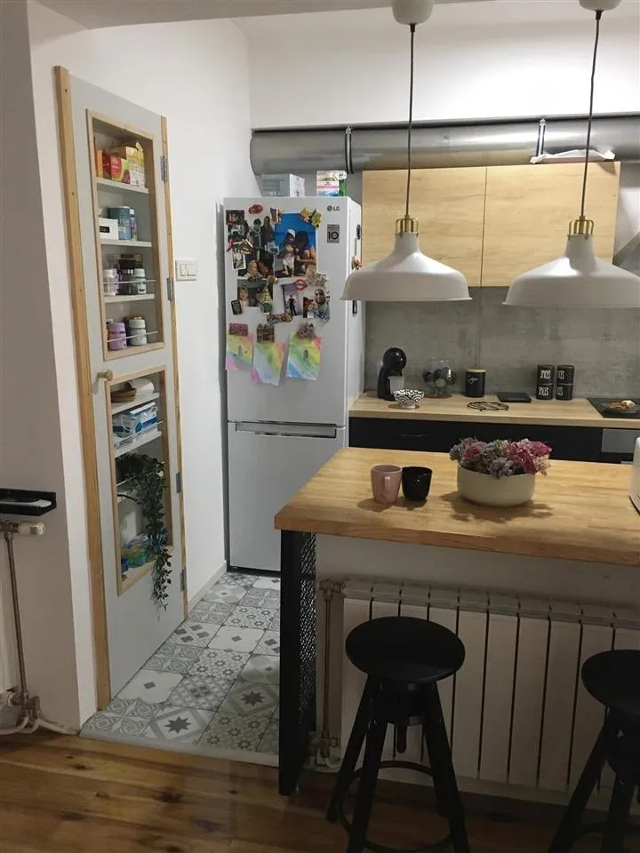 se-prodava-chetirisoben-renoviran-stan-vo-czentar-skopјe (1) Se prodava chetirisoben renoviran stan vo czentar skopјe (1)