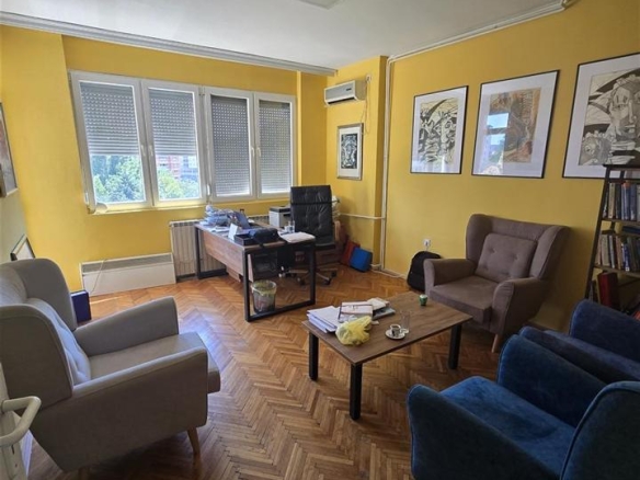 Stan vo gradski ѕid vo blizina na makpetrol direkcziјa