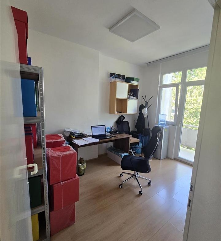 Stan vo gradski ѕid vo blizina na makpetrol direkcziјa (1)