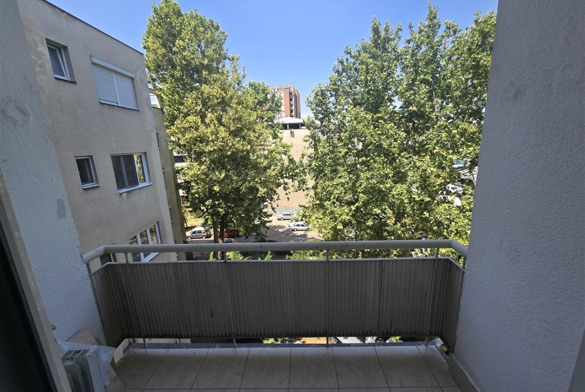 Stan vo gradski ѕid vo blizina na makpetrol direkcziјa (3)