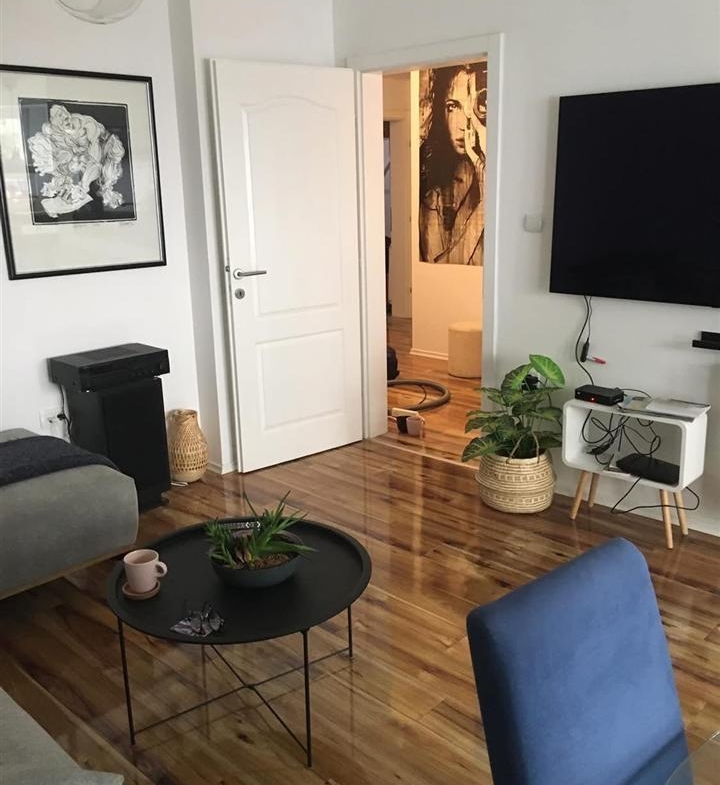 Se prodava chetirisoben renoviran stan vo czentar skopјe (2)