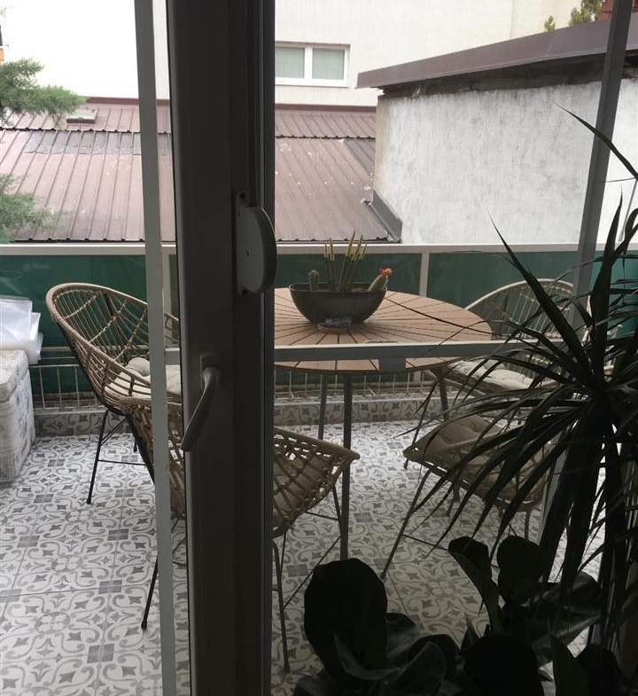 Se prodava chetirisoben renoviran stan vo czentar skopјe (3)