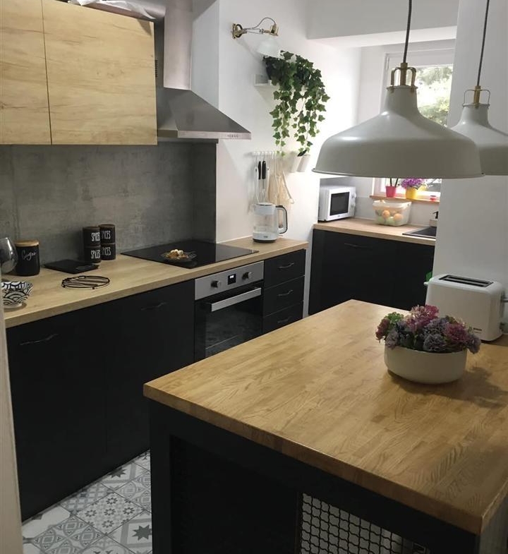 Se prodava chetirisoben renoviran stan vo czentar skopјe (4)