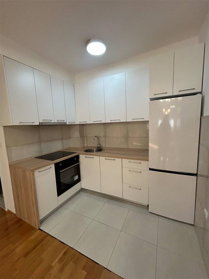 se-izdava-stan-pozadi-daјmond-mol (3) Se izdava stan pozadi daјmond mol (3)