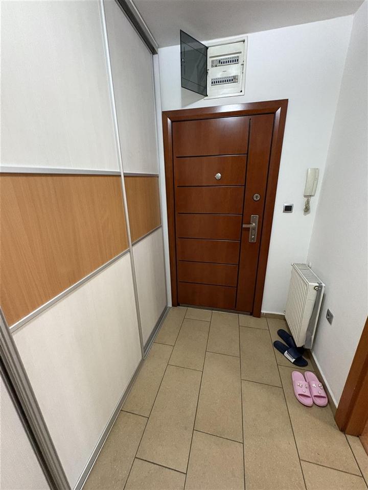 se-prodava-stan-kaј-univerzalna-sala (9) Se prodava stan kaј univerzalna sala (9)