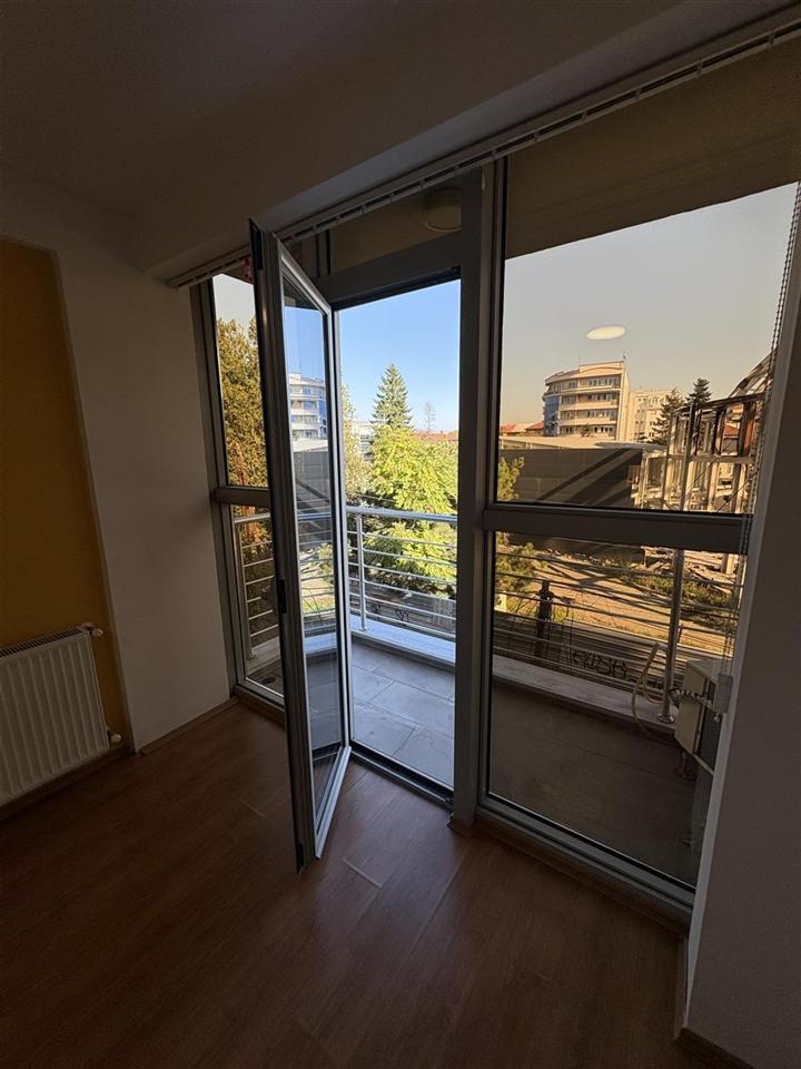 se-prodava-stan-kaј-univerzalna-sala (10) Se prodava stan kaј univerzalna sala (10)